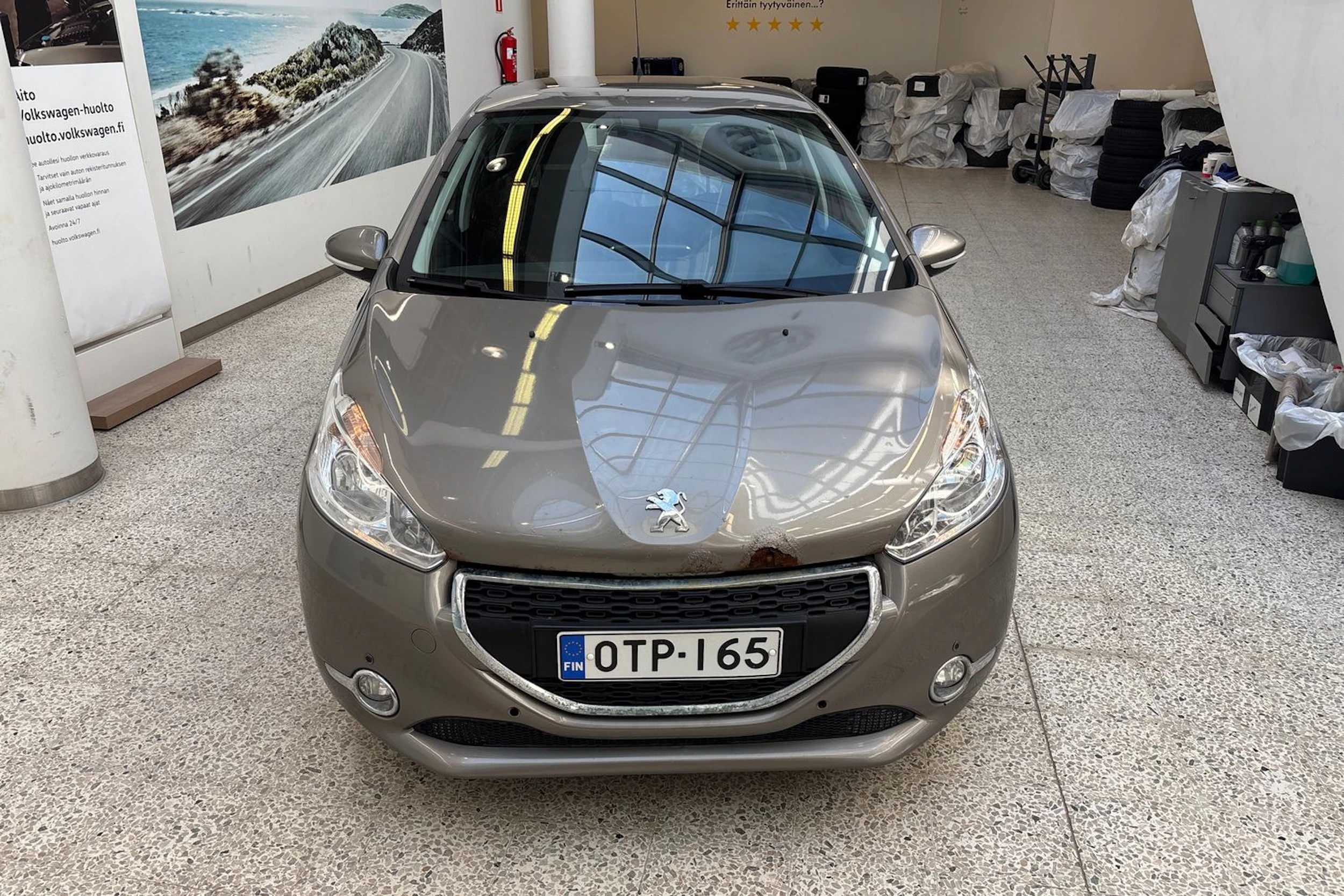 Harmaa Peugeot 208 2013 kuva 15.