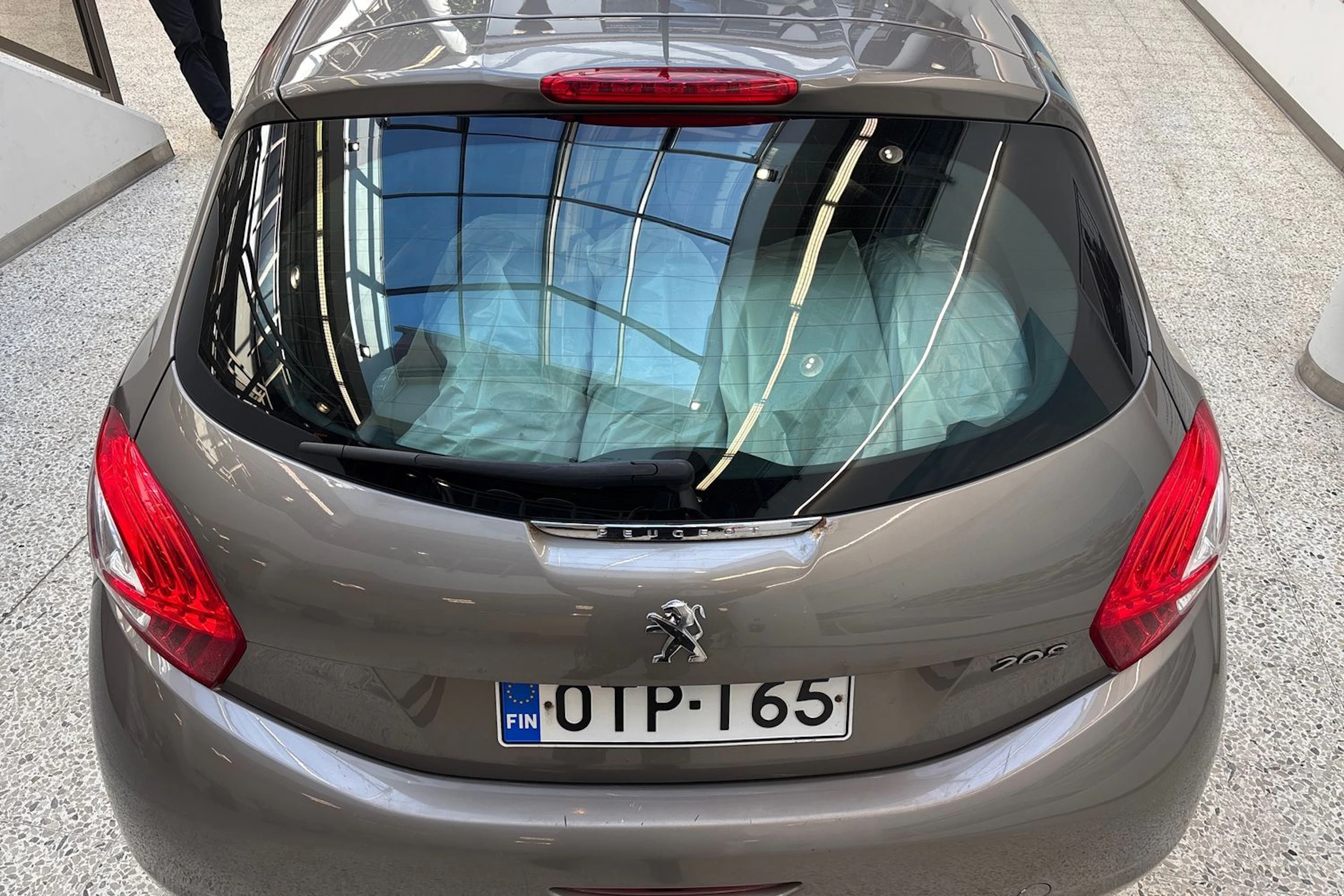 Harmaa Peugeot 208 2013 kuva 17.