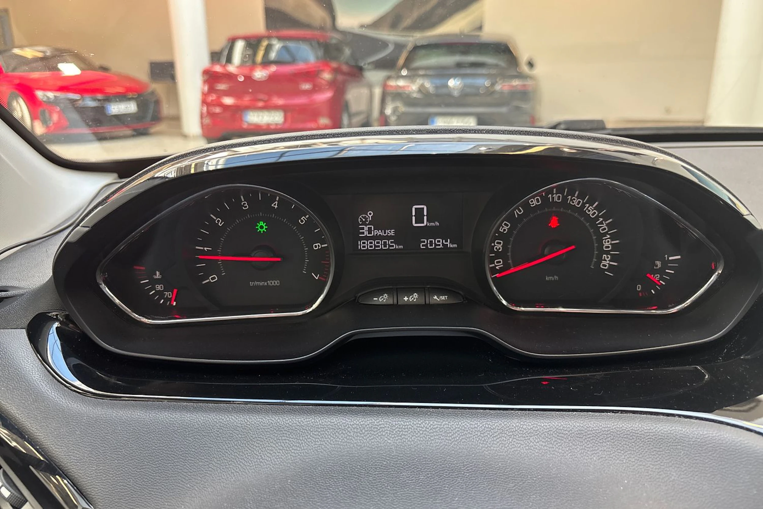Harmaa Peugeot 208 2013 kuva 22.
