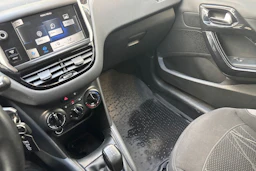 Harmaa Peugeot 208 2013 kuva 23.