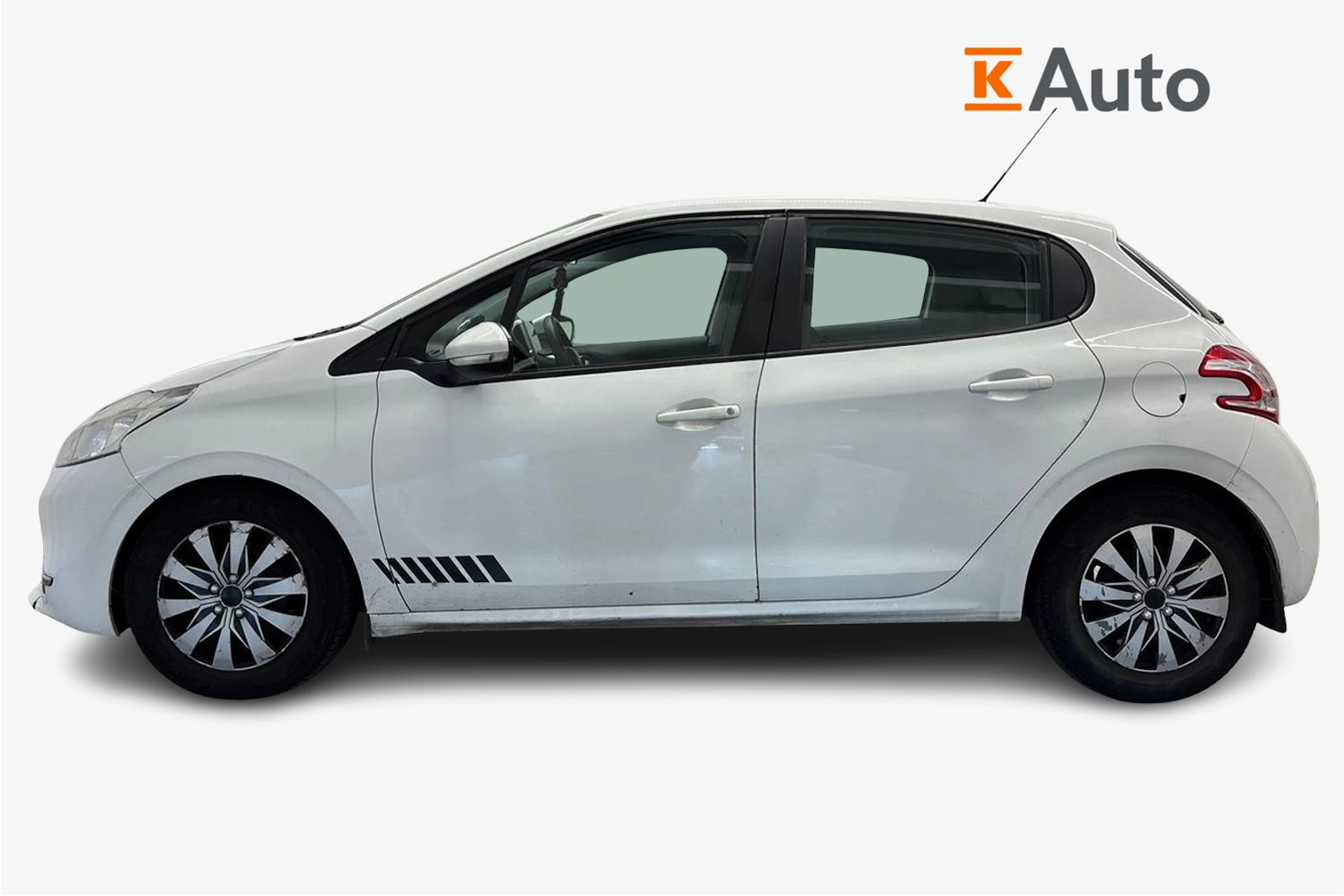 Valkoinen Peugeot 208 2013 kuva 5.