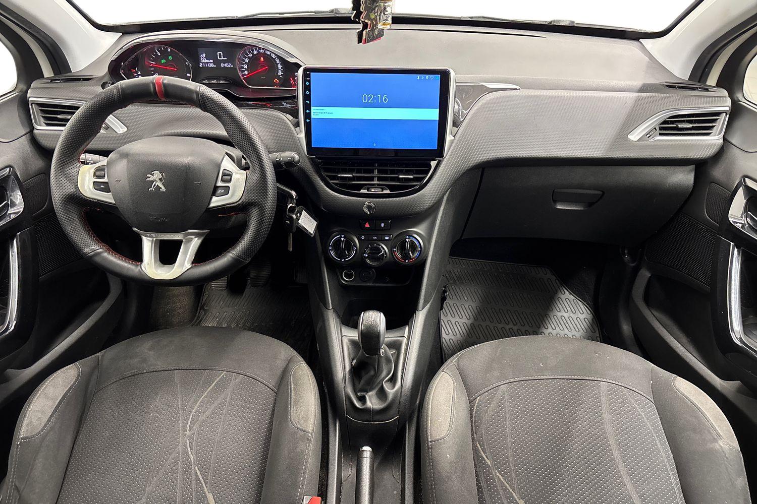 Peugeot 208 2013, kuva 7/37