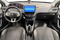 Valkoinen Peugeot 208 2013 kuva 7.