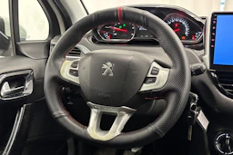 Valkoinen Peugeot 208 2013 kuva 12.