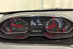 Valkoinen Peugeot 208 2013 kuva 15.