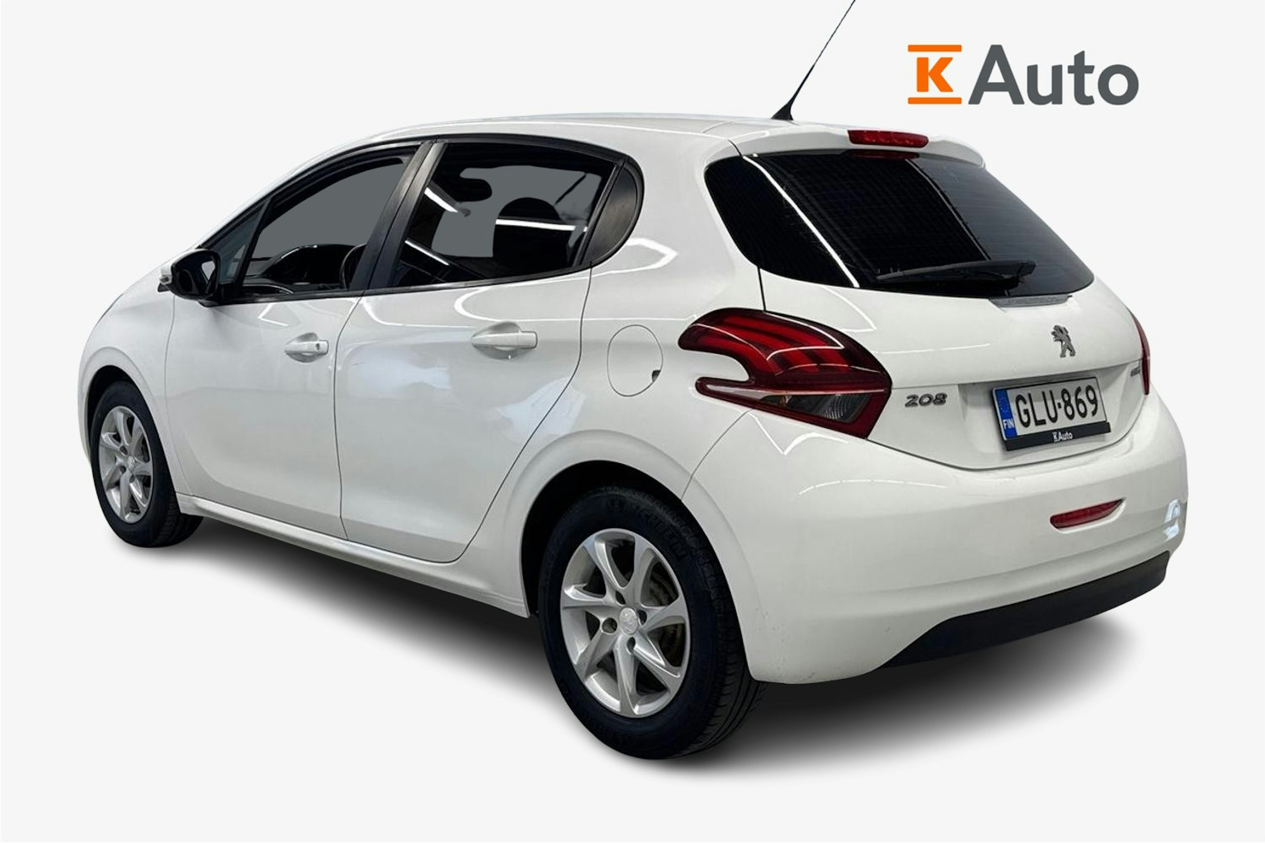 valkoinen Peugeot 208 2015 kuva 2.