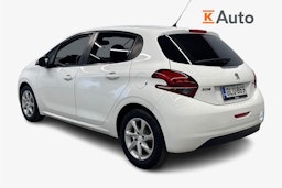 valkoinen Peugeot 208 2015 kuva 2.
