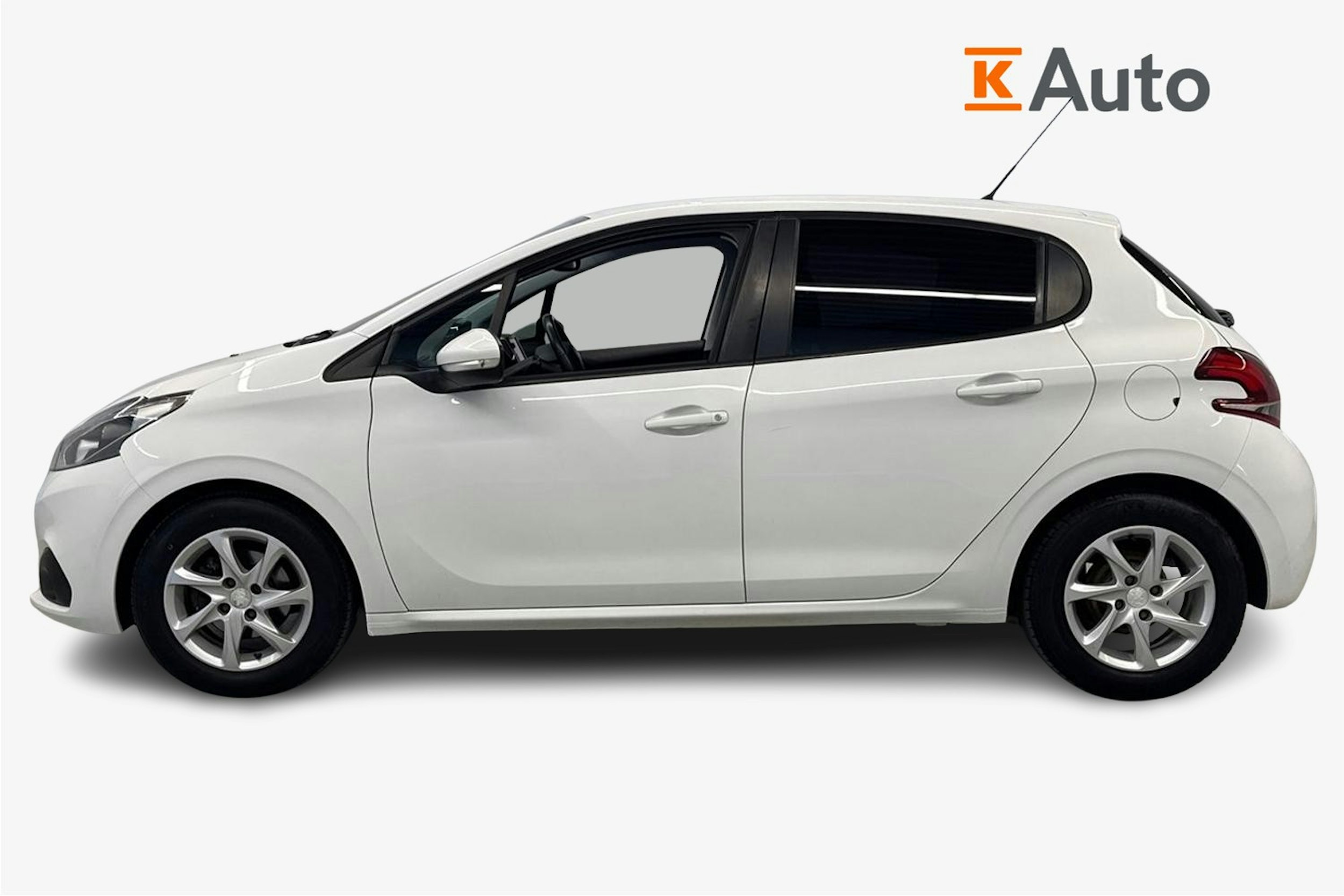 valkoinen Peugeot 208 2015 kuva 6.