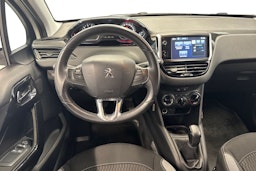 valkoinen Peugeot 208 2015 kuva 9.