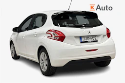 Valkoinen Peugeot 208 2015 kuva 2.