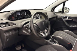 Valkoinen Peugeot 208 2015 kuva 6.