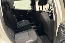 Valkoinen Peugeot 208 2015 kuva 12.