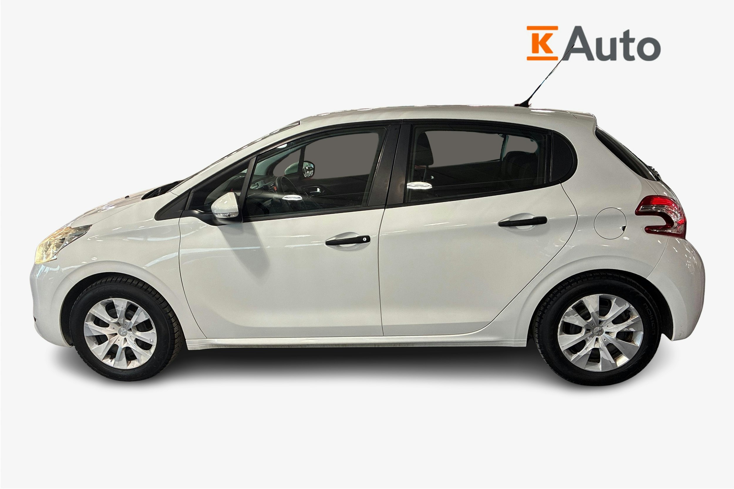 valkoinen Peugeot 208 2015 kuva 5.