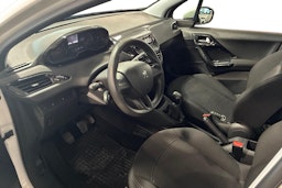 valkoinen Peugeot 208 2015 kuva 6.