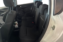 valkoinen Peugeot 208 2015 kuva 8.
