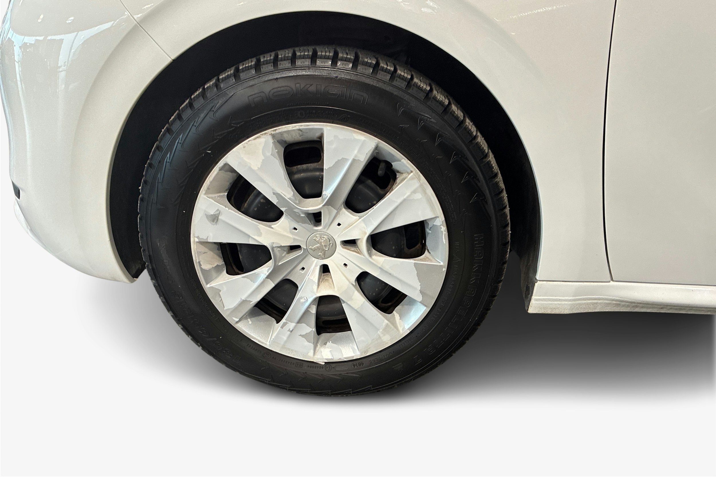 valkoinen Peugeot 208 2015 kuva 9.