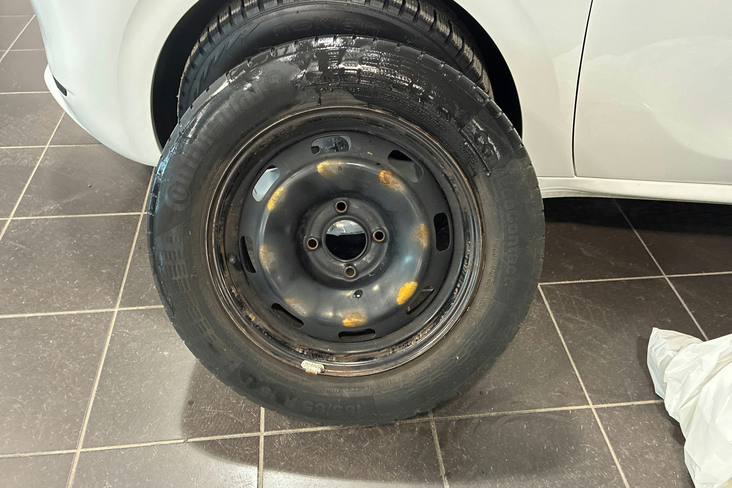 valkoinen Peugeot 208 2015 kuva 10.