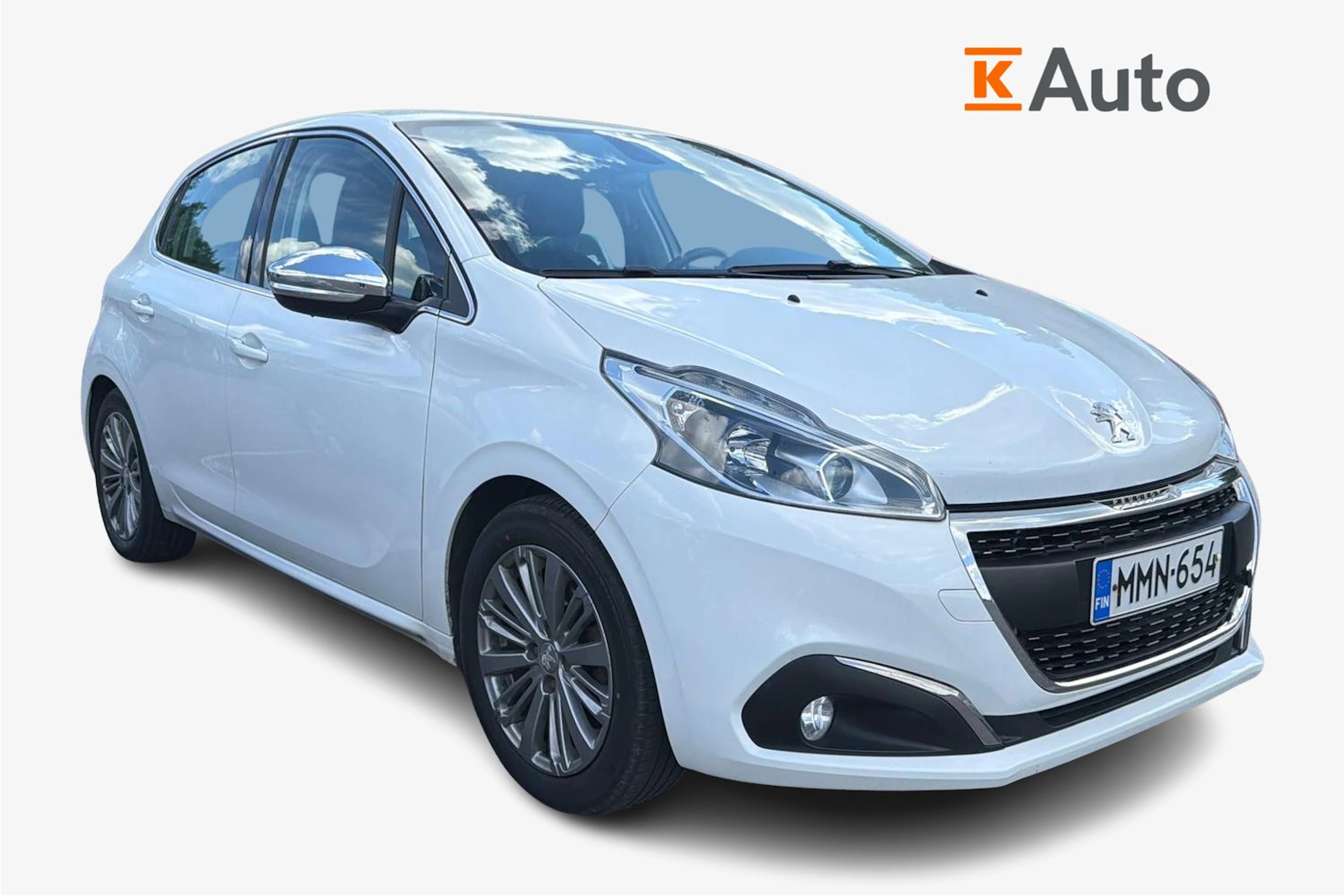 Valkoinen Peugeot 208 2016 kuva 1.