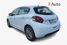 Valkoinen Peugeot 208 2016 kuva 2.