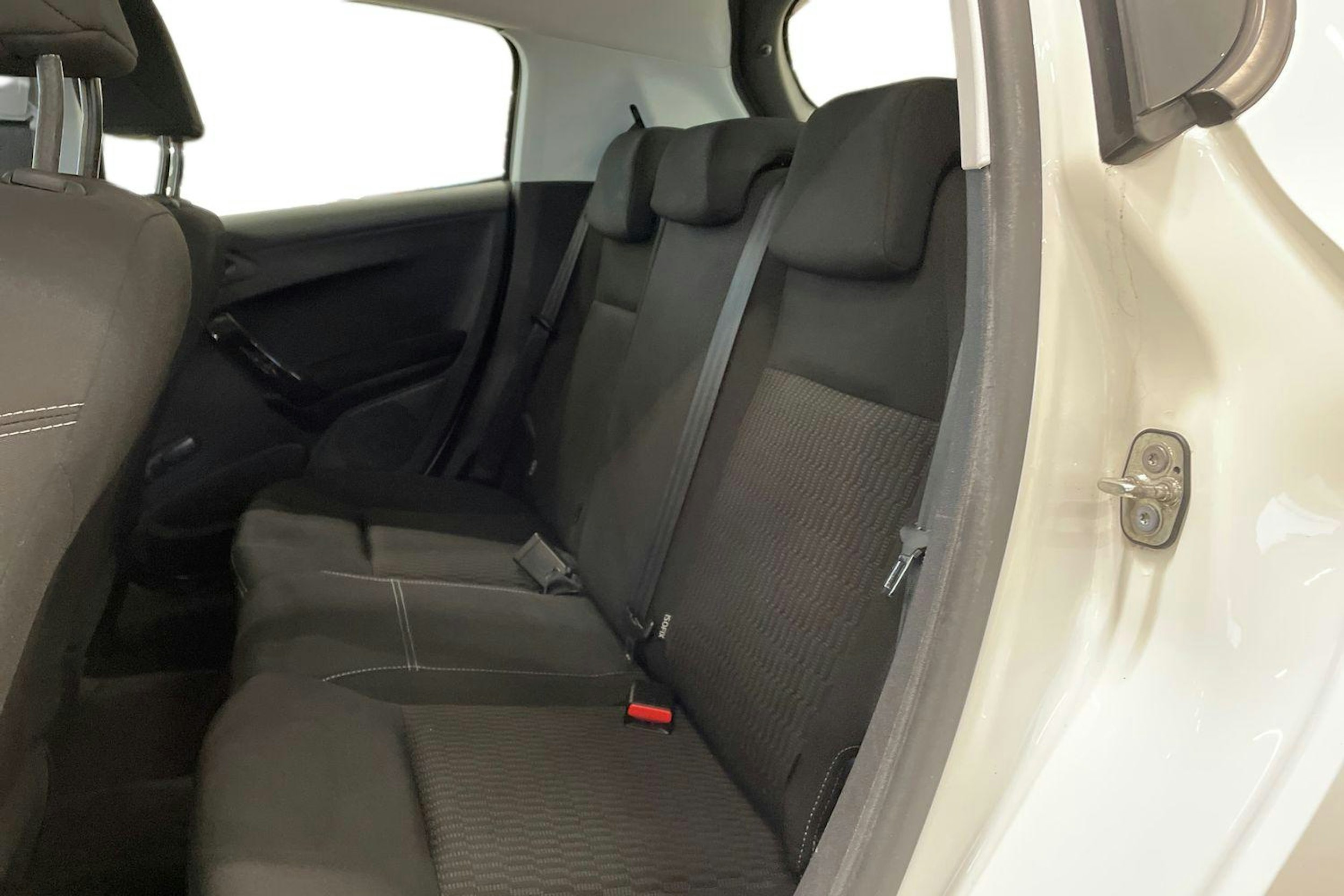 valkoinen Peugeot 208 2016 kuva 10.