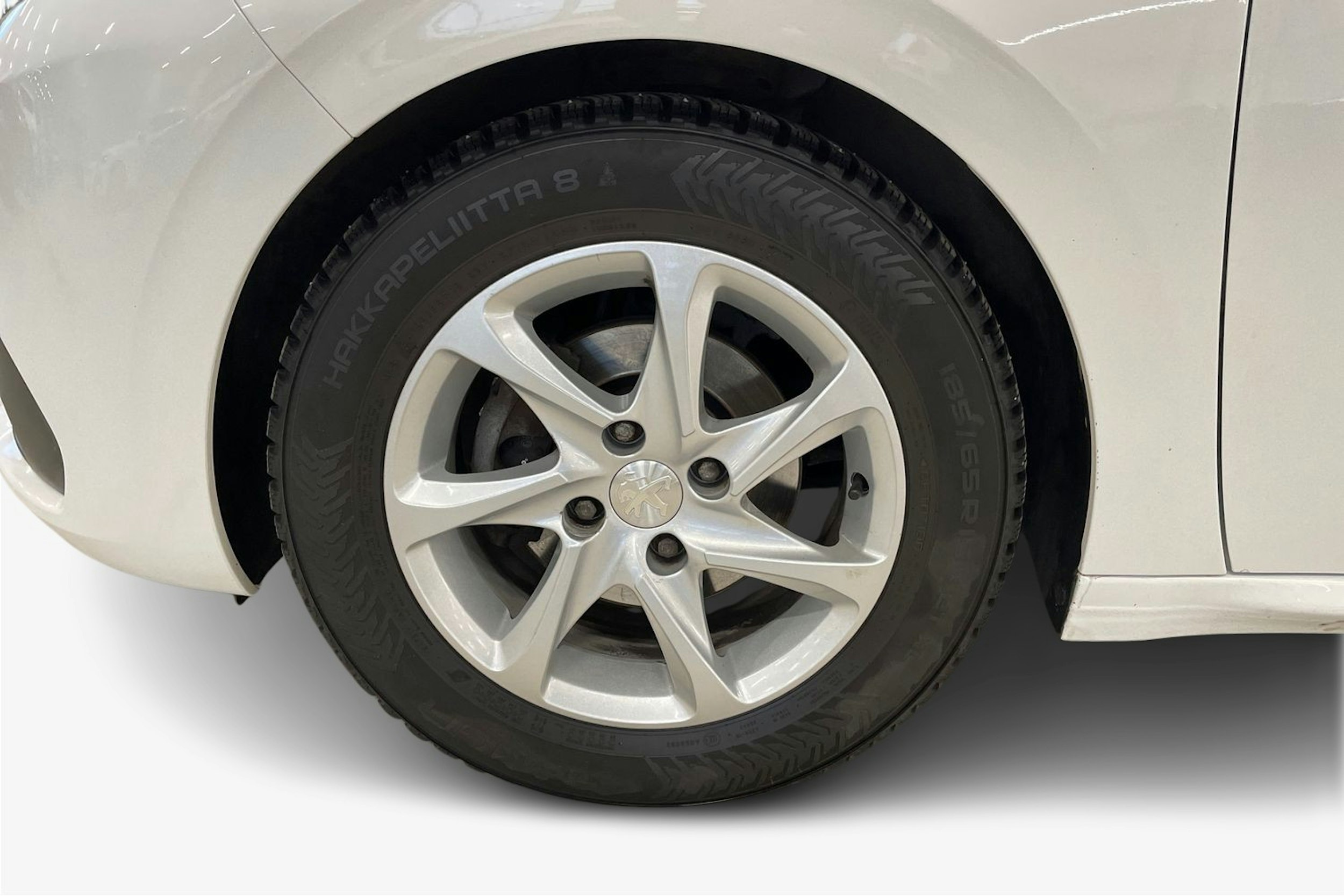 valkoinen Peugeot 208 2016 kuva 11.