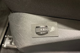 valkoinen Peugeot 208 2016 kuva 15.