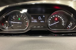 valkoinen Peugeot 208 2016 kuva 19.