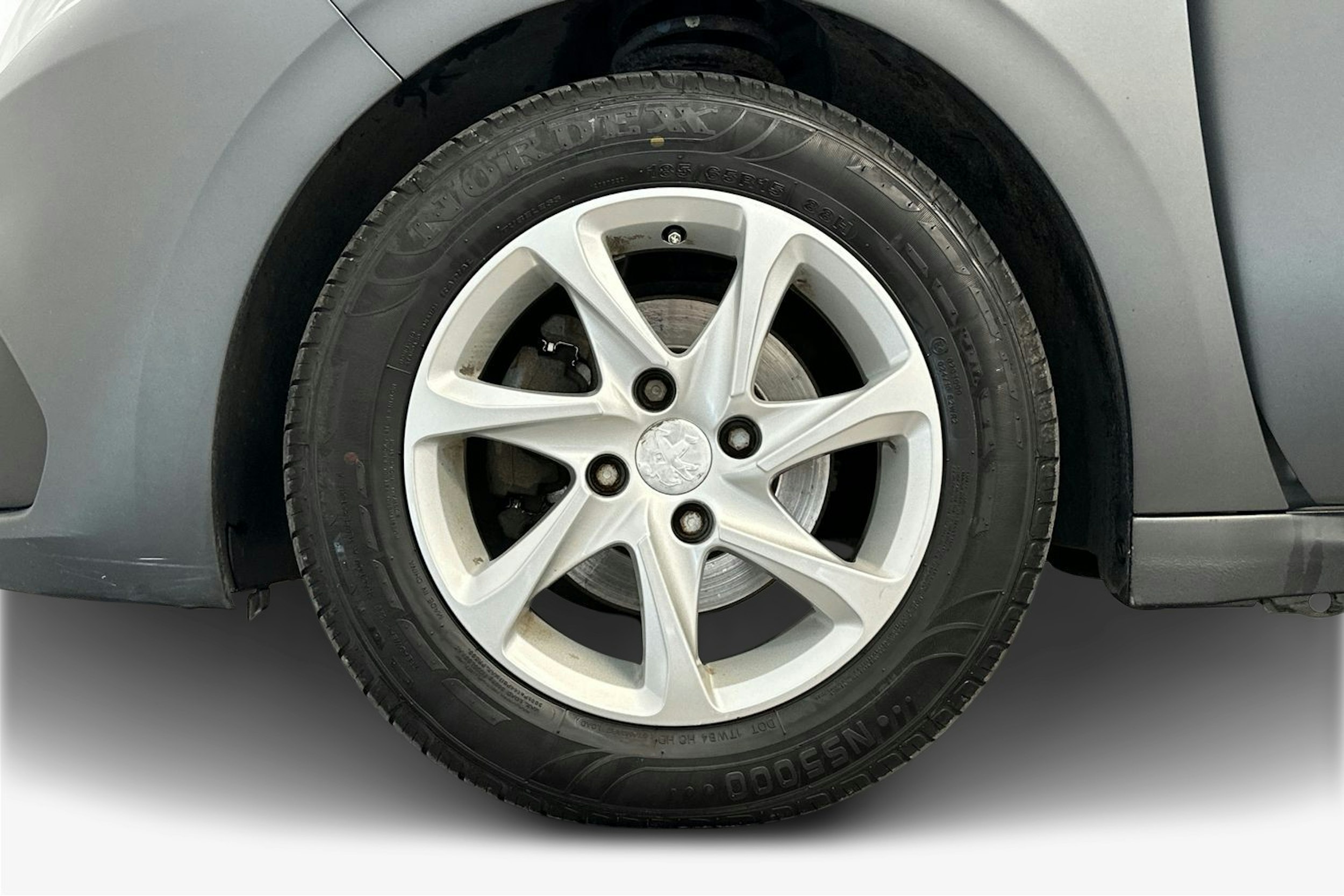 harmaa Peugeot 208 2016 kuva 11.