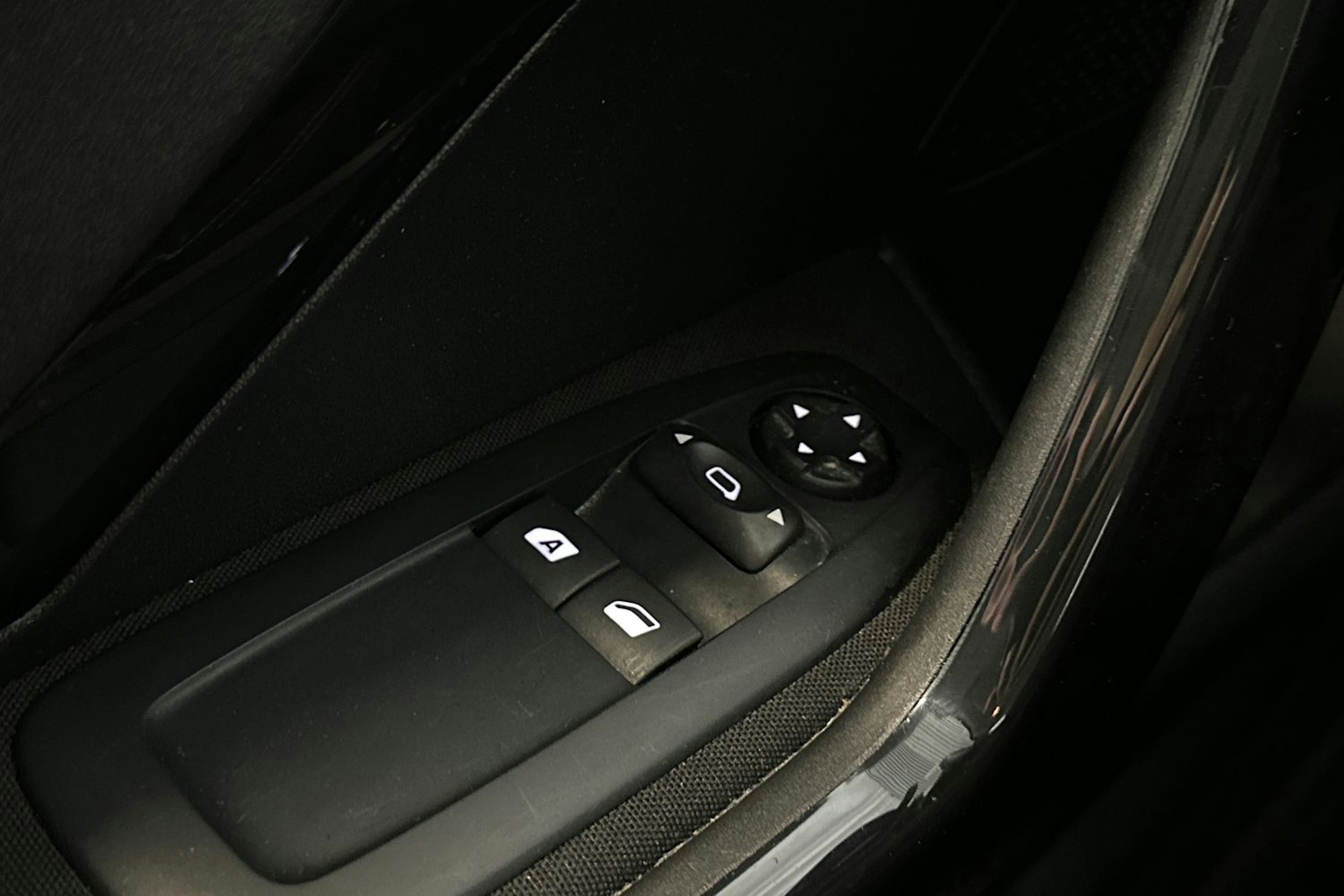 harmaa Peugeot 208 2016 kuva 15.