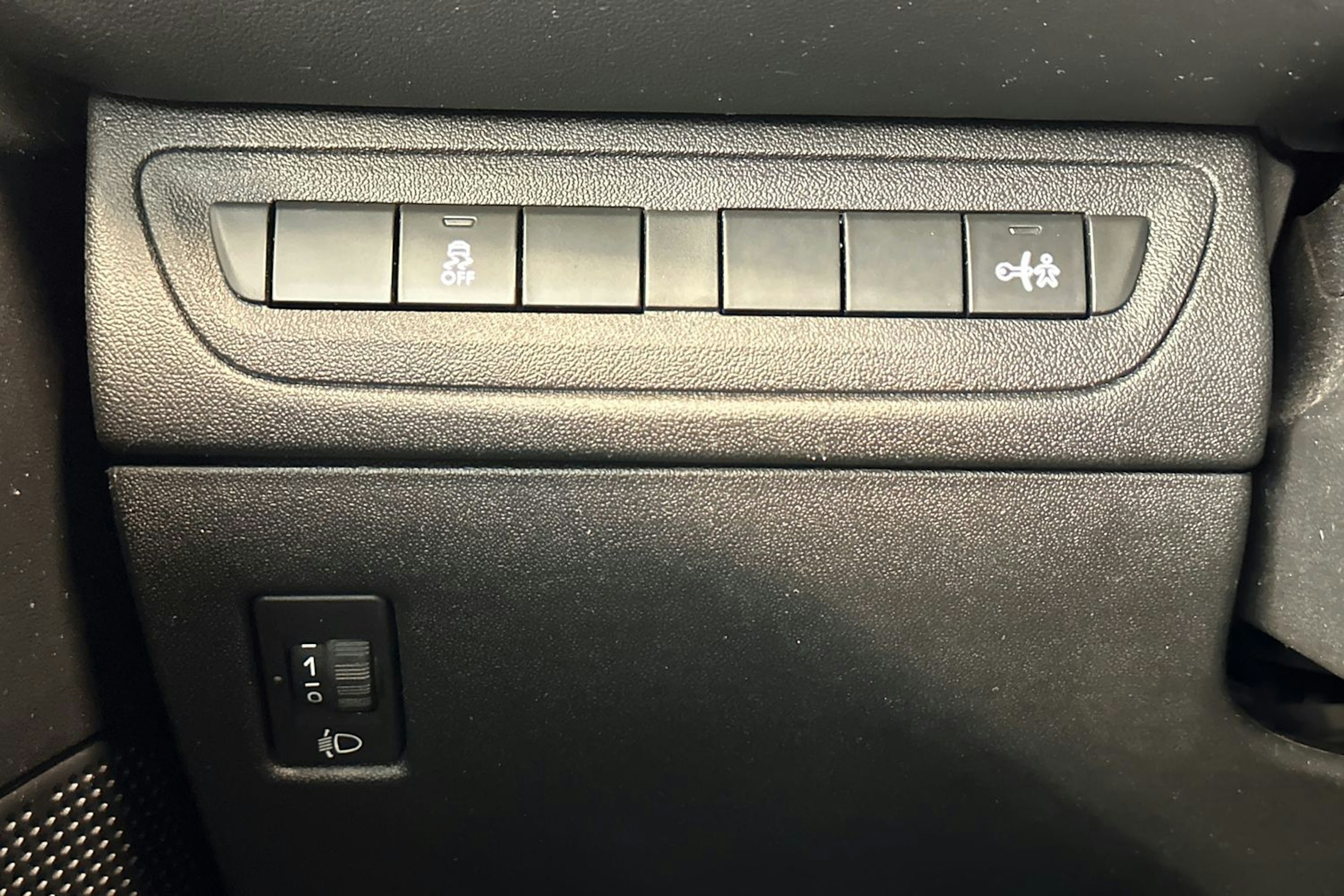 harmaa Peugeot 208 2016 kuva 16.