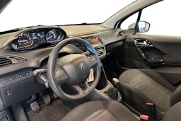valkoinen Peugeot 208 2017 kuva 3.