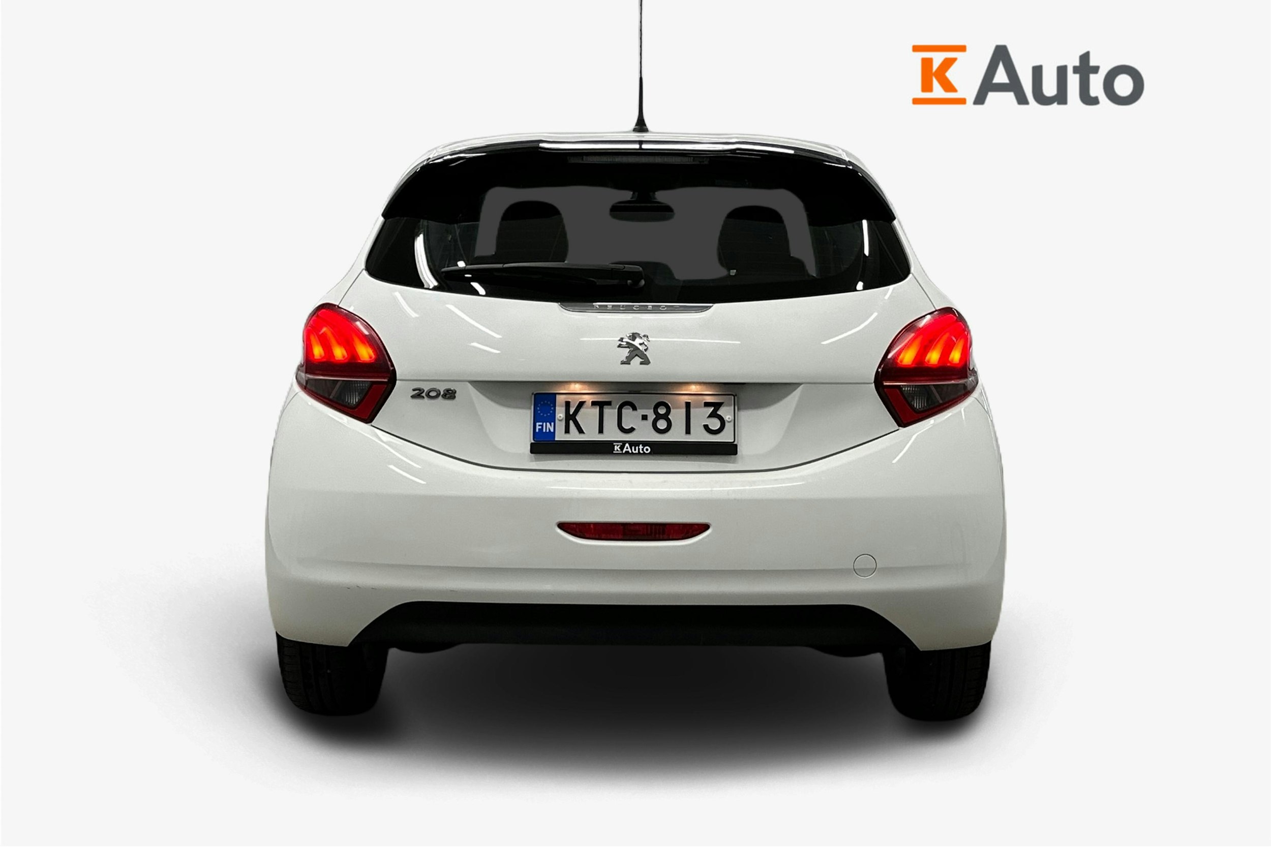 valkoinen Peugeot 208 2018 kuva 3.