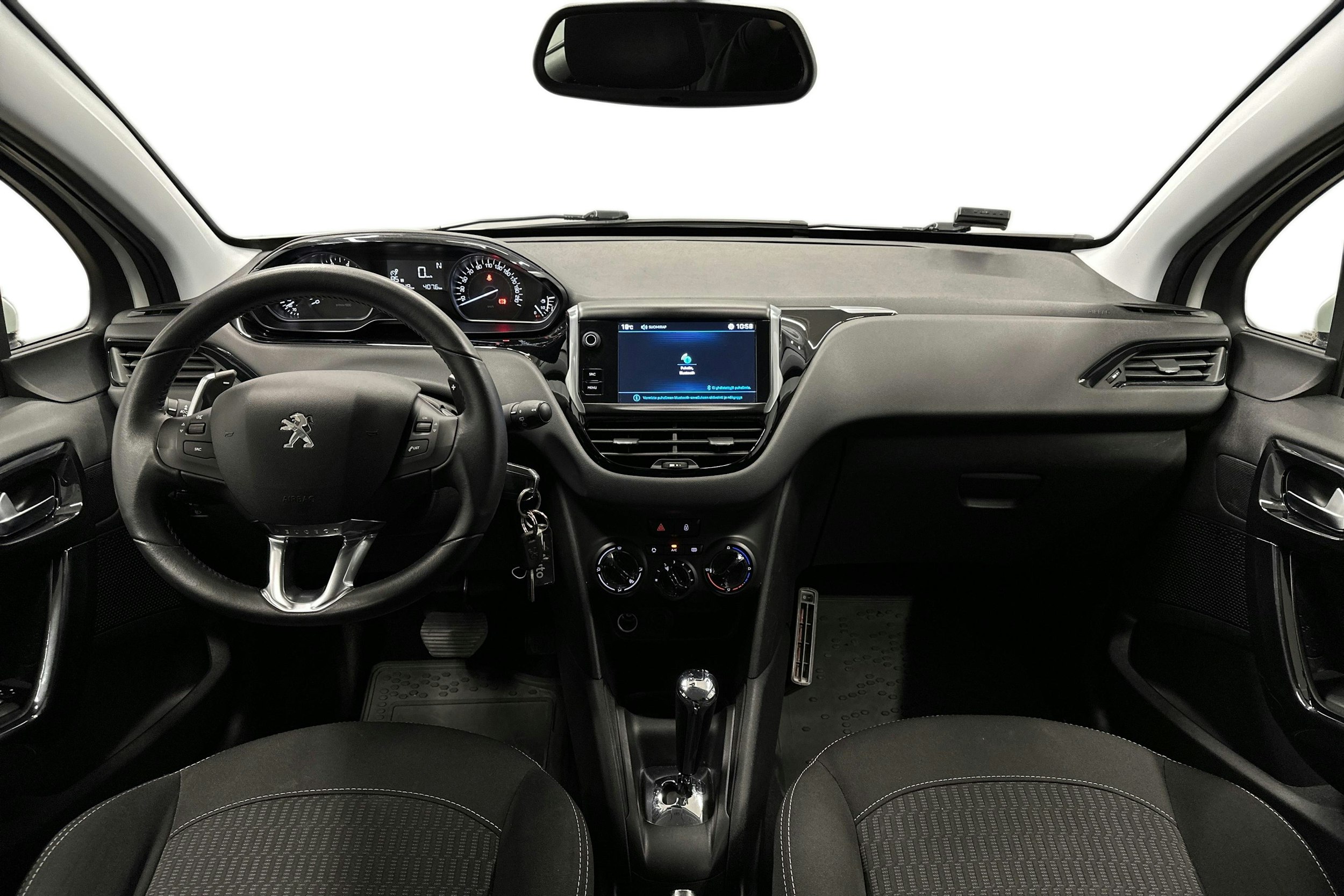 valkoinen Peugeot 208 2018 kuva 8.