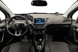 valkoinen Peugeot 208 2018 kuva 8.