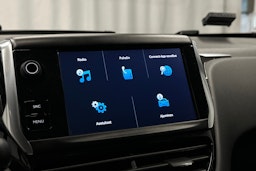 valkoinen Peugeot 208 2018 kuva 13.