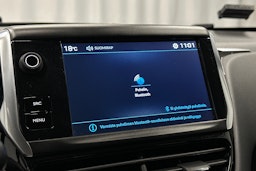 valkoinen Peugeot 208 2018 kuva 15.