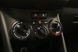 valkoinen Peugeot 208 2018 kuva 16.