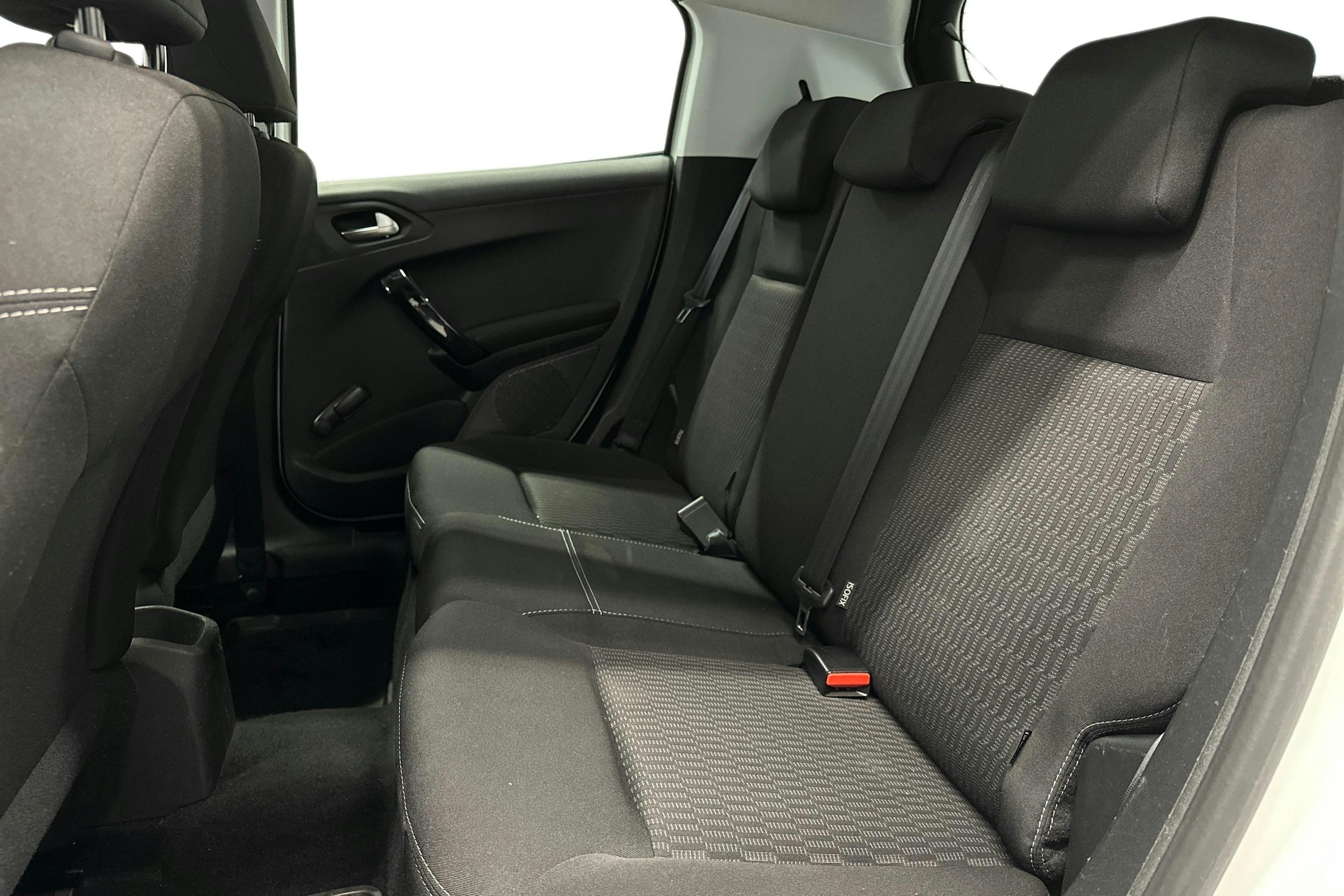 valkoinen Peugeot 208 2018 kuva 20.