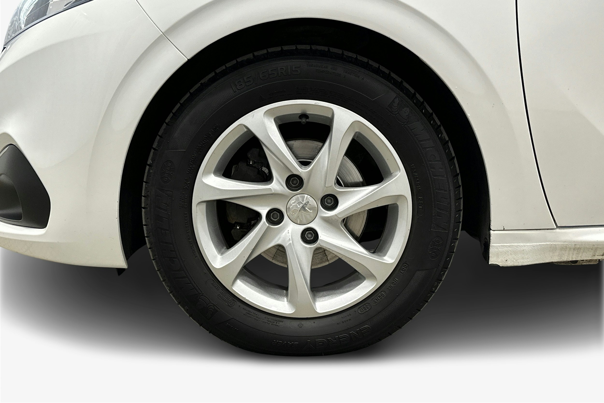 valkoinen Peugeot 208 2018 kuva 22.