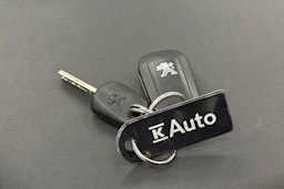 valkoinen Peugeot 208 2018 kuva 26.