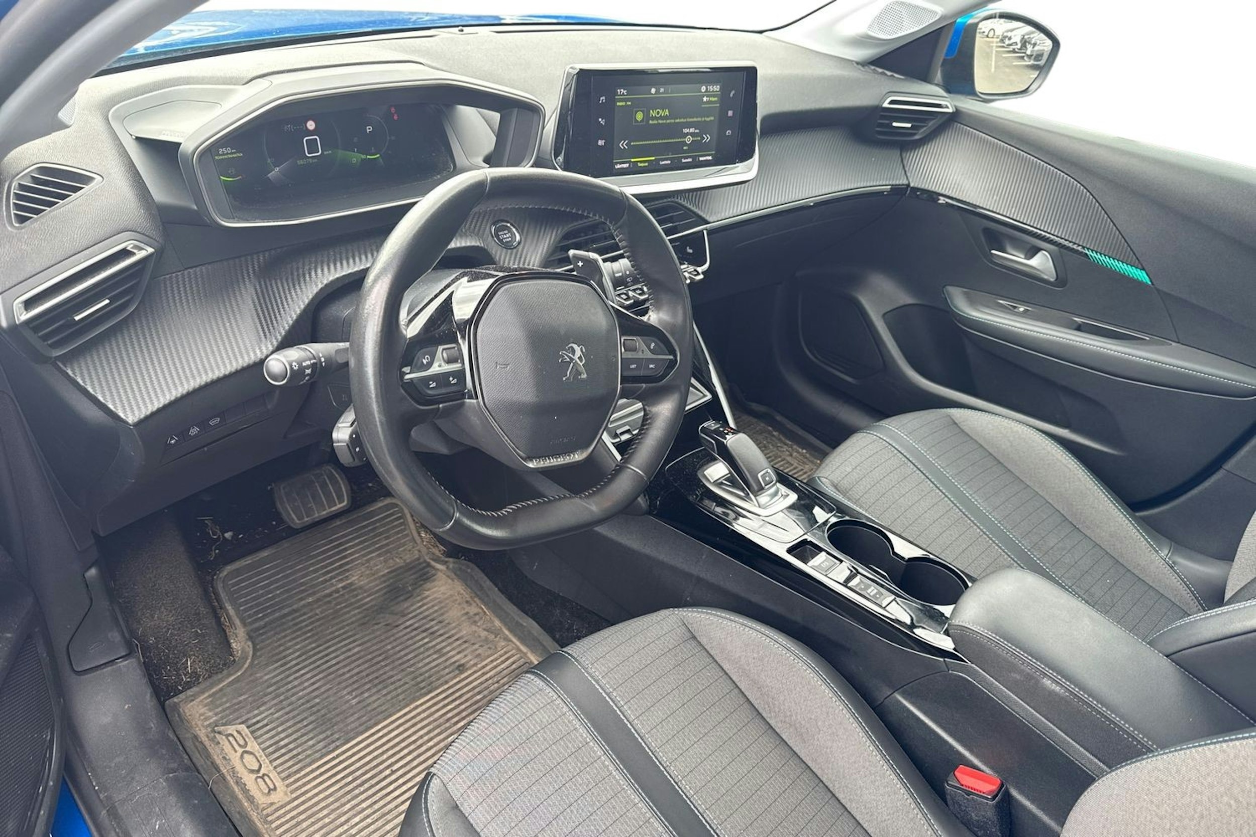 sininen Peugeot 208 2020 kuva 3.