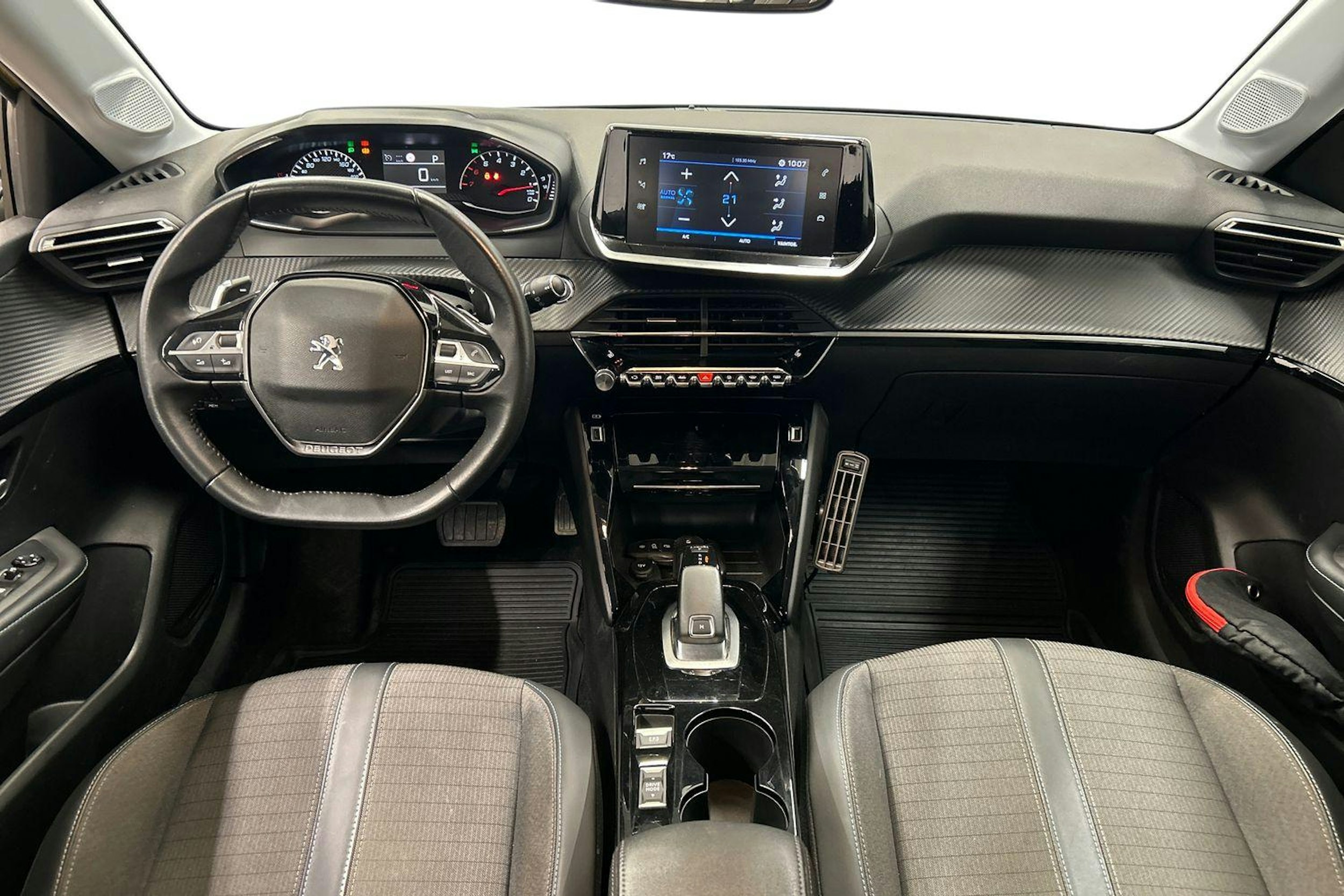 keltainen Peugeot 208 2021 kuva 9.