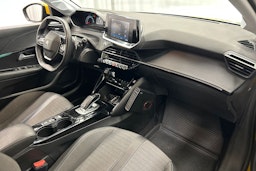 keltainen Peugeot 208 2021 kuva 14.