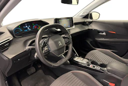 harmaa Peugeot e-208 2022 kuva 8.
