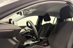 harmaa Peugeot e-208 2022 kuva 16.