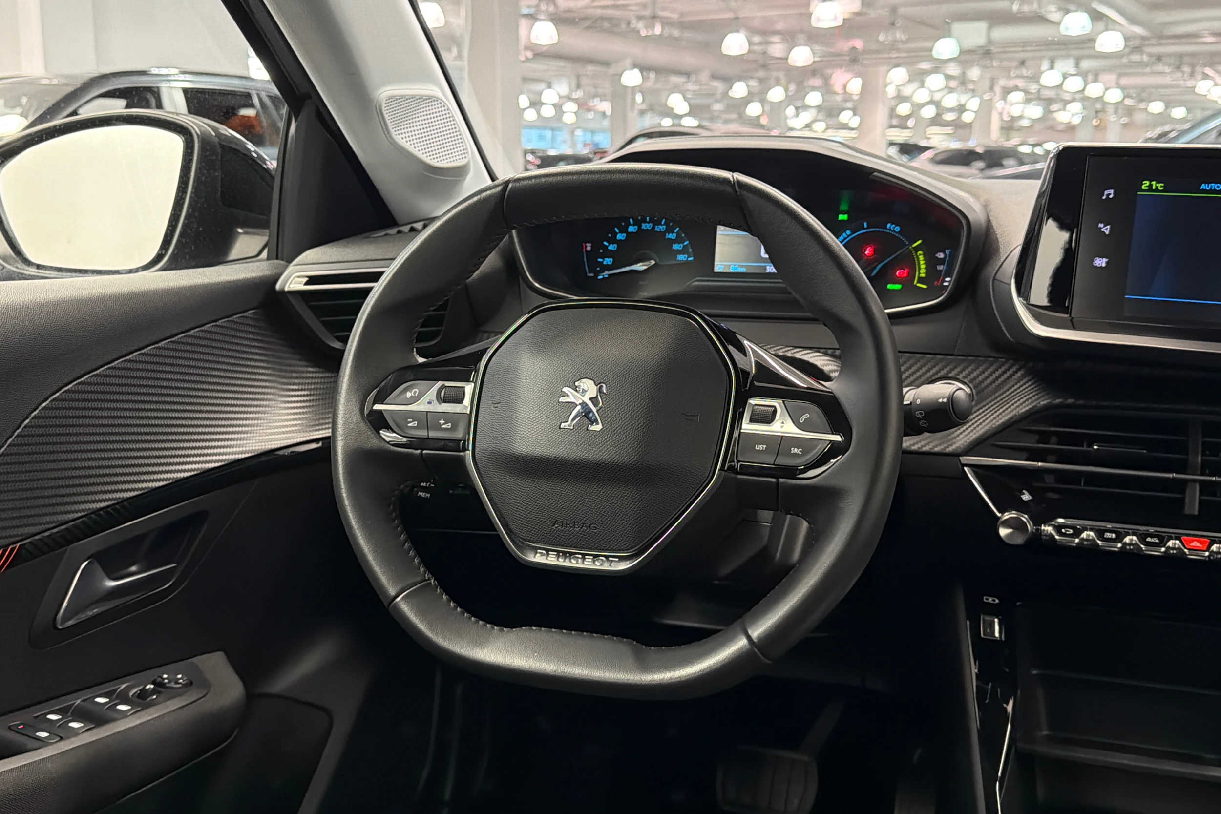 harmaa Peugeot e-208 2022 kuva 17.