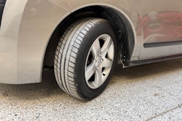 Harmaa Peugeot 3008 2010 kuva 13.