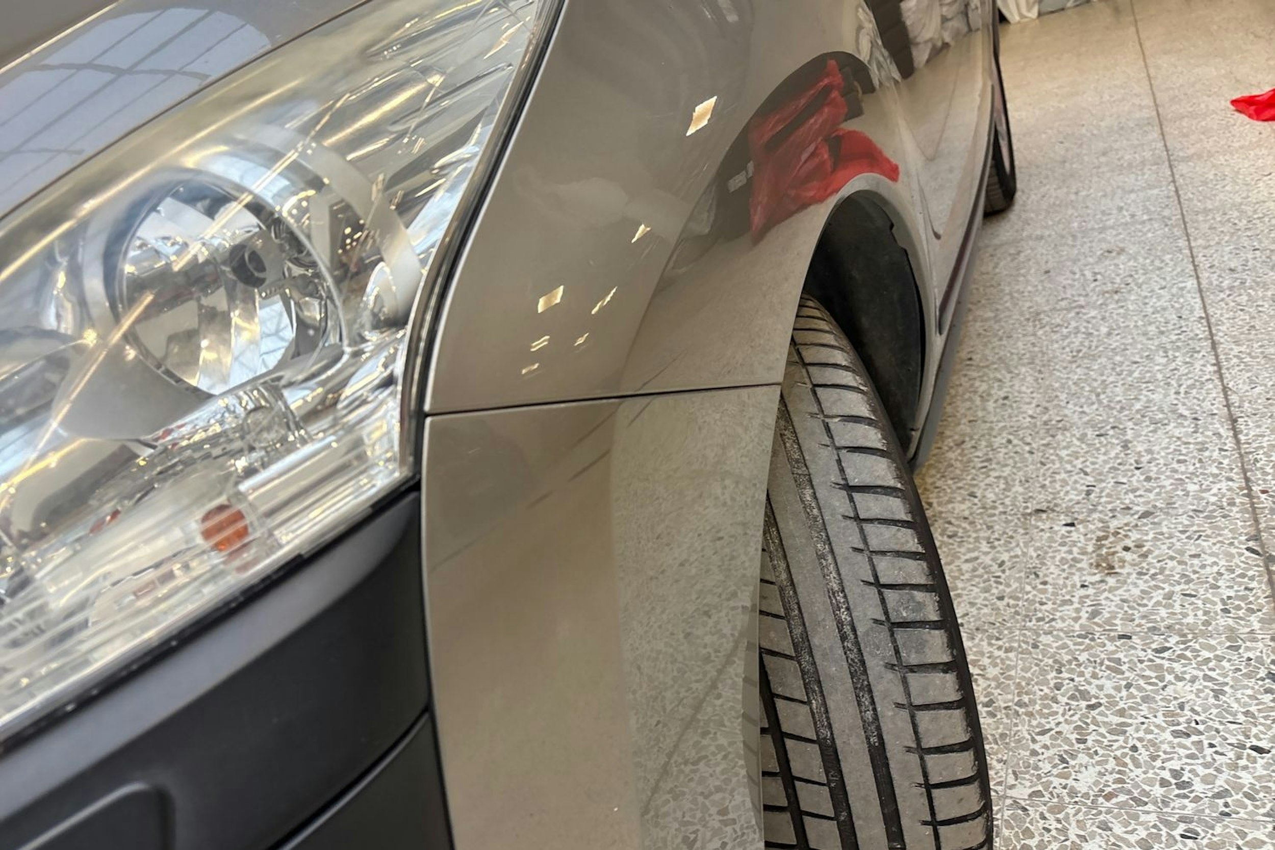 Harmaa Peugeot 3008 2010 kuva 23.