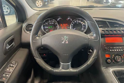 musta Peugeot 3008 2010 kuva 16.