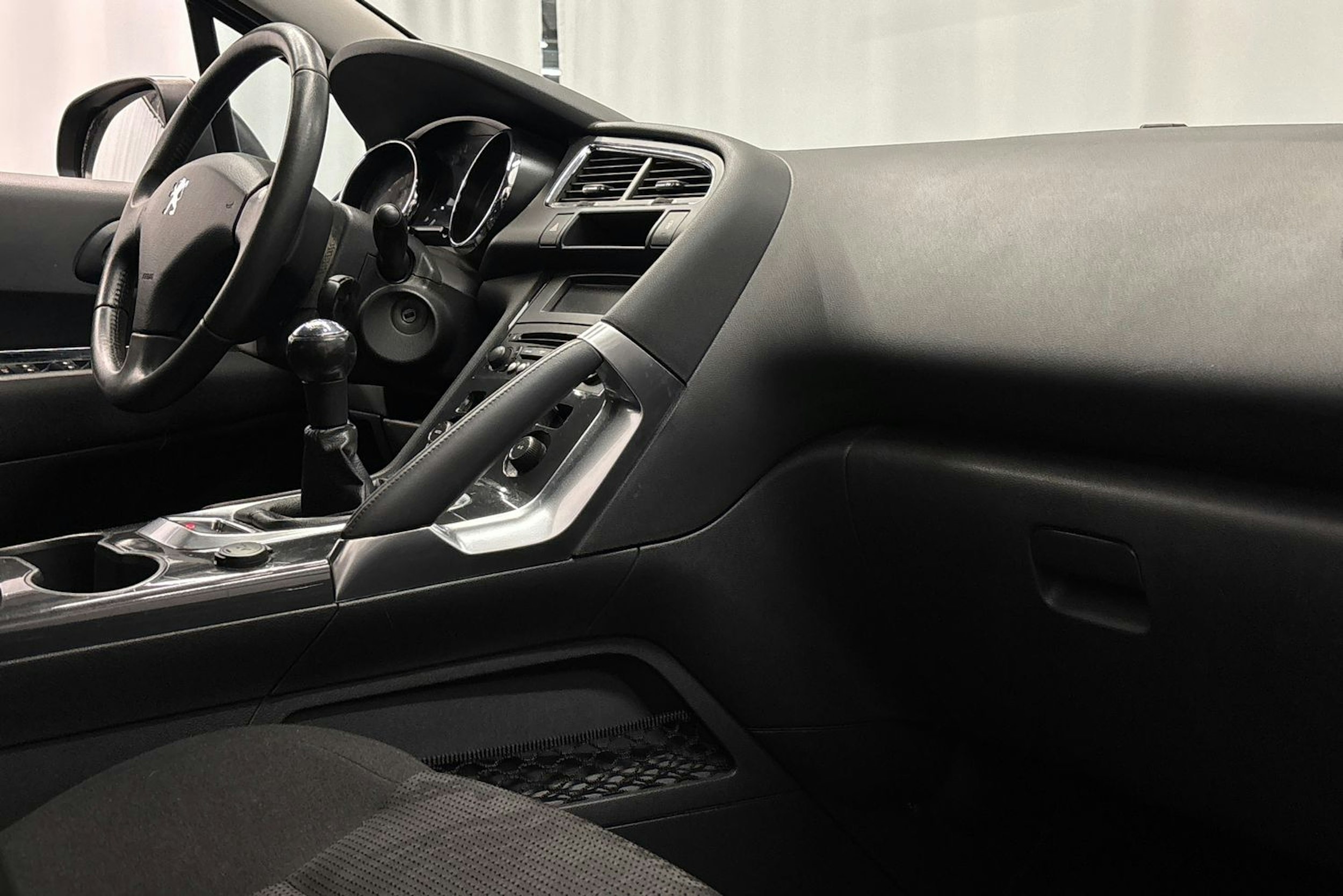 ruskea (beige) Peugeot 3008 2012 kuva 14.